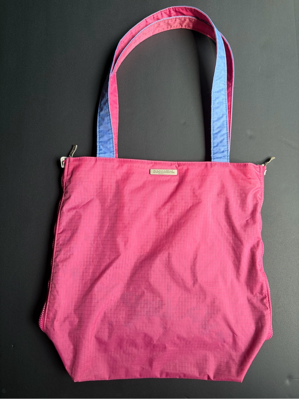 Baggallini Reversible Pink & Blue Nylon Side Zip Tote